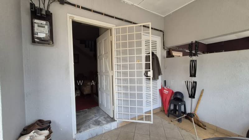 Rumah Teres 2 Tingkat untuk Dijual di Seksyen 13 (Shah Alam) - Irwan Yusoff - Entrance - PropertyGuru.com.my