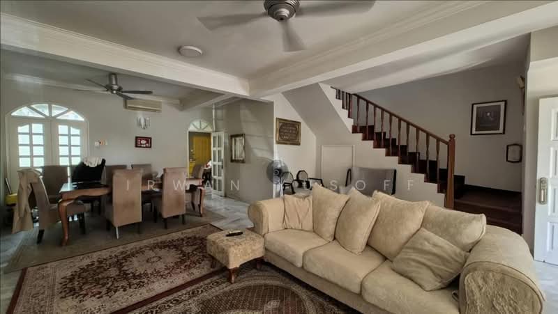 Rumah Teres 2 Tingkat untuk Dijual di Seksyen 13 (Shah Alam) - Irwan Yusoff - Living Room - PropertyGuru.com.my