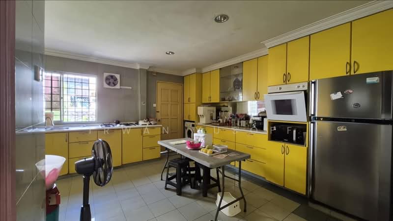 Rumah Teres 2 Tingkat untuk Dijual di Seksyen 13 (Shah Alam) - Irwan Yusoff - Kitchen - PropertyGuru.com.my