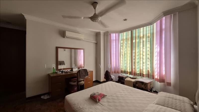 Rumah Teres 2 Tingkat untuk Dijual di Seksyen 13 (Shah Alam) - Irwan Yusoff - Bedroom - PropertyGuru.com.my