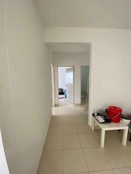 Pangsapuri untuk Dijual di Seri Kasturi Apartments - Alex Yap - Corridor - PropertyGuru.com.my