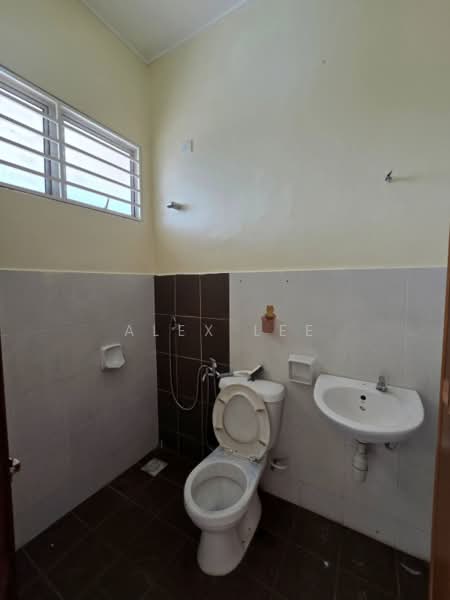Rumah Teres 1 Tingkat untuk Disewa di Klang (Selangor) - Alex Lee - Bathroom - PropertyGuru.com.my