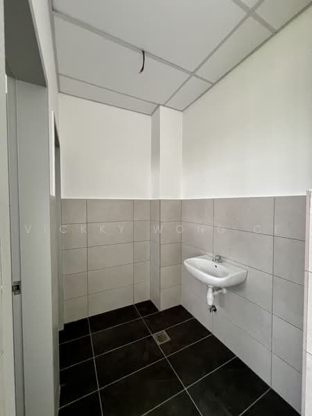 Kedai / Pejabat untuk Disewa di Taman Midah (Cheras) - Vickky Wong CF - Bathroom - PropertyGuru.com.my