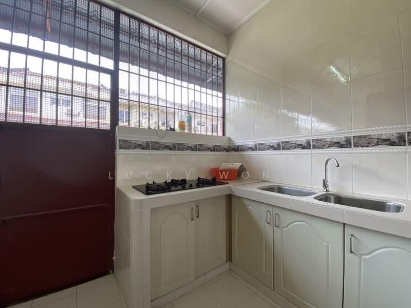 2-storey Terraced House for Rent in Sungai Long (Bandar Sungai Long) - Lucky Wong - Kitchen - PropertyGuru.com.my