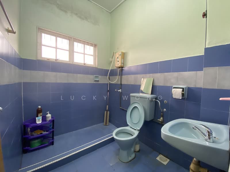 2-storey Terraced House for Rent in Sungai Long (Bandar Sungai Long) - Lucky Wong - Bathroom - PropertyGuru.com.my
