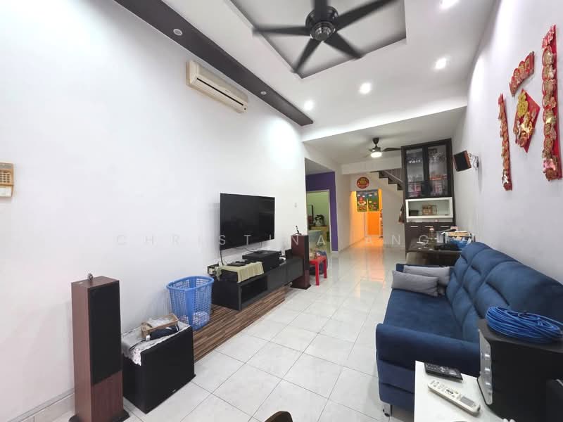 1-storey Terraced House for Sale in Taman Seri Austin (Tebrau) - Christina Ang - Living Room - PropertyGuru.com.my