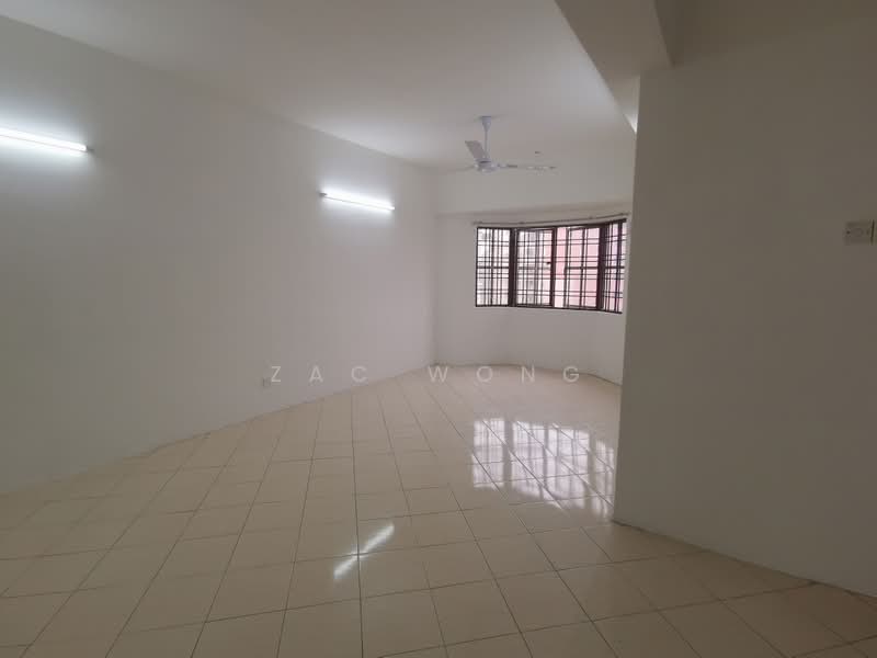 Kondominium untuk Disewa di Regency Condominium - Zac Wong - Living Room - PropertyGuru.com.my