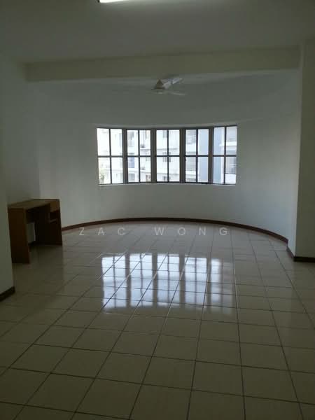 Kondominium untuk Disewa di Regency Condominium - Zac Wong - Living Room - PropertyGuru.com.my