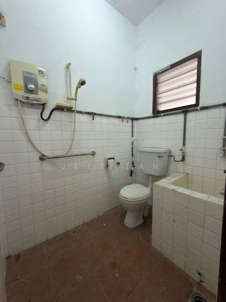 Rumah Berkembar untuk Dijual di Taman Mandarin (Ipoh) - Jeff Tan - Bathroom - PropertyGuru.com.my