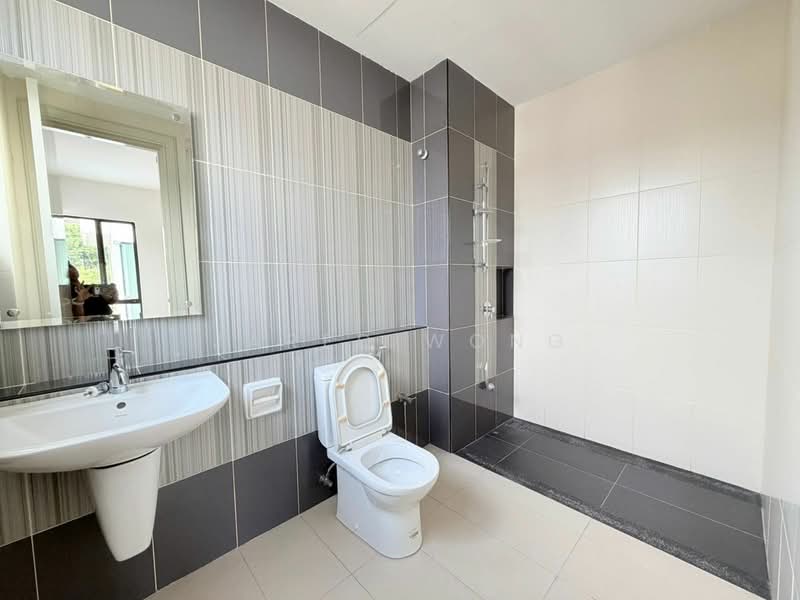 Semi-Detached House for Sale in Cyberjaya (Selangor) - Jared Wong - Bathroom - PropertyGuru.com.my