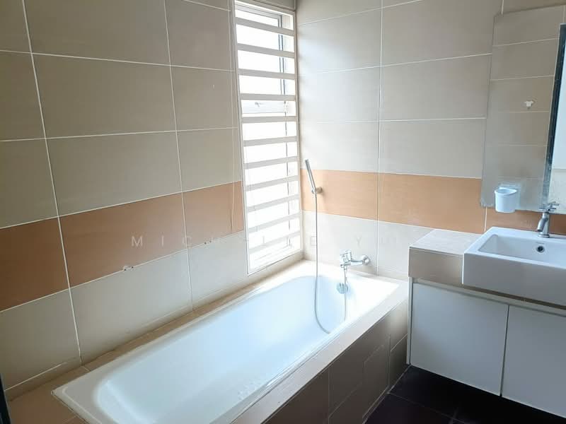 Semi-Detached House for Sale in Bandar Seri Coalfields (Sungai Buloh) - Michelle Yun - Bathroom - PropertyGuru.com.my
