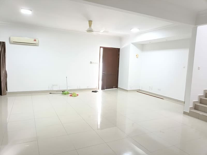 Semi-Detached House for Sale in Bandar Seri Coalfields (Sungai Buloh) - Michelle Yun - Living Room - PropertyGuru.com.my