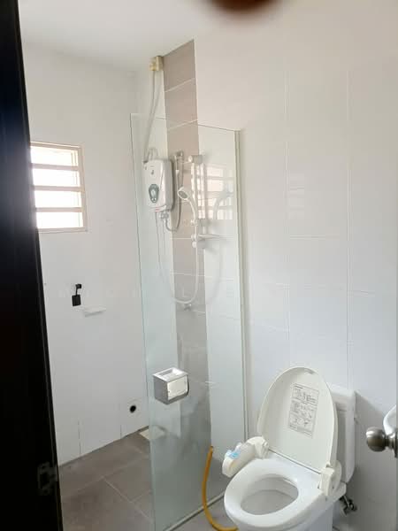 Semi-Detached House for Sale in Bandar Seri Coalfields (Sungai Buloh) - Michelle Yun - Bathroom - PropertyGuru.com.my