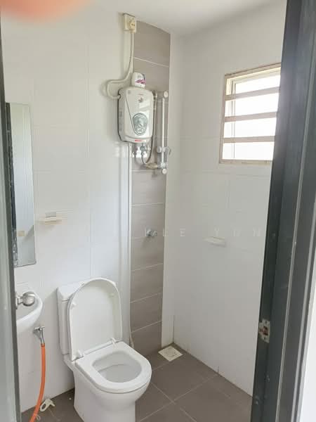 Semi-Detached House for Sale in Bandar Seri Coalfields (Sungai Buloh) - Michelle Yun - Bathroom - PropertyGuru.com.my