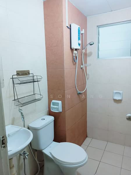 Kondominium untuk Disewa di Sea View Tower - Carson Ang - Bathroom - PropertyGuru.com.my