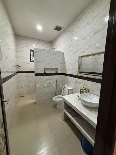 Rumah Banglo untuk Dijual di Kampung Kempas Baru (Tampoi) - Edmund Loh - Bathroom - PropertyGuru.com.my