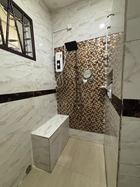 Rumah Banglo untuk Dijual di Kampung Kempas Baru (Tampoi) - Edmund Loh - Bathroom - PropertyGuru.com.my