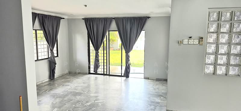 Rumah Banglo untuk Dijual di Seri Kembangan (Selangor) - Prabakaran Appukutthy - Living Room - PropertyGuru.com.my