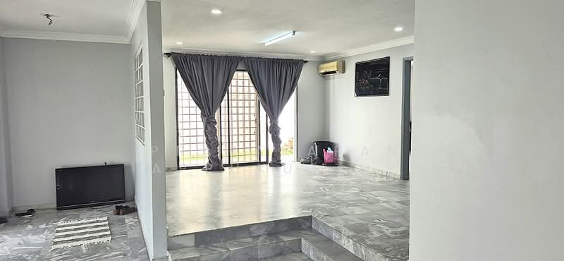 Rumah Banglo untuk Dijual di Seri Kembangan (Selangor) - Prabakaran Appukutthy - Living Room - PropertyGuru.com.my