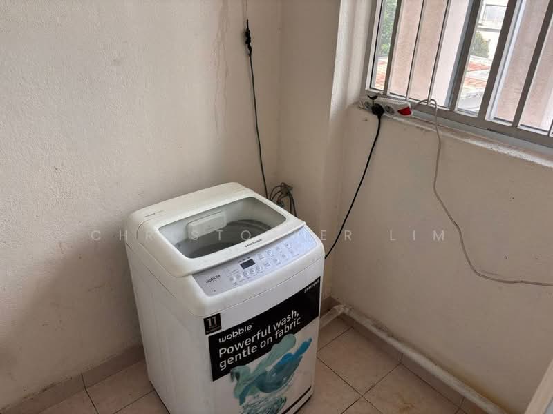 Kondominium untuk Dijual di Seri Maya Condominium - Christopher Lim - Balcony - PropertyGuru.com.my
