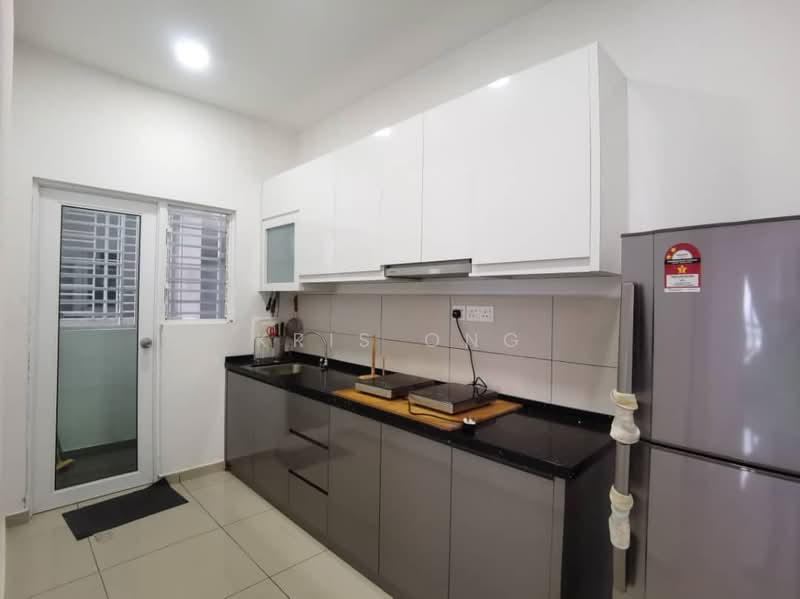 Service Residence for Rent at D'carlton (Residensi Seri Mega) - Kris Ong - Kitchen - PropertyGuru.com.my