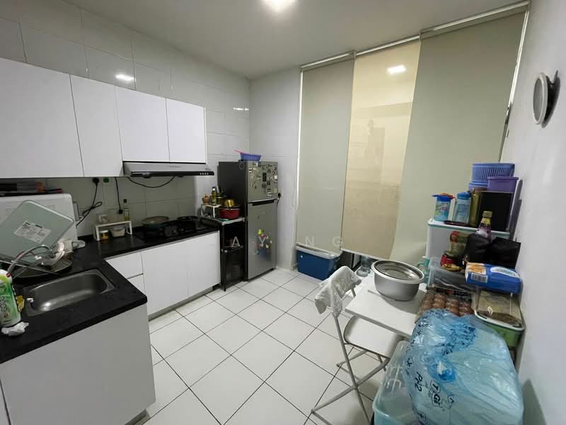 Servis Apartment untuk Dijual di Sky Garden Residences - Kay Ng - Kitchen - PropertyGuru.com.my