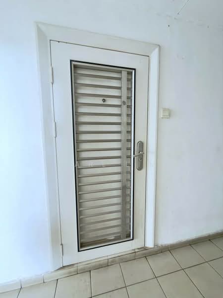 Apartment for Sale at Lake View Suites - Karl Lim - Entrance - PropertyGuru.com.my