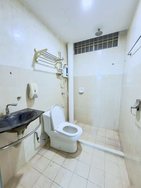 Apartment for Sale at Lake View Suites - Karl Lim - PropertyGuru.com.my