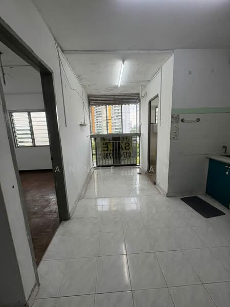 Flat for Sale at Taman Seri Damai - Annie Tan - Corridor - PropertyGuru.com.my