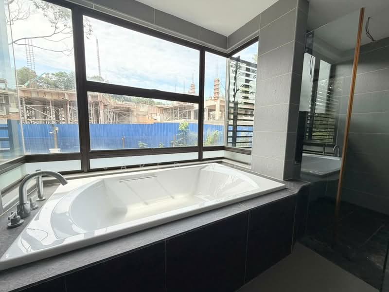 Semi-Detached House for Sale in Cyberjaya (Selangor) - Jared Wong - Bathroom - PropertyGuru.com.my