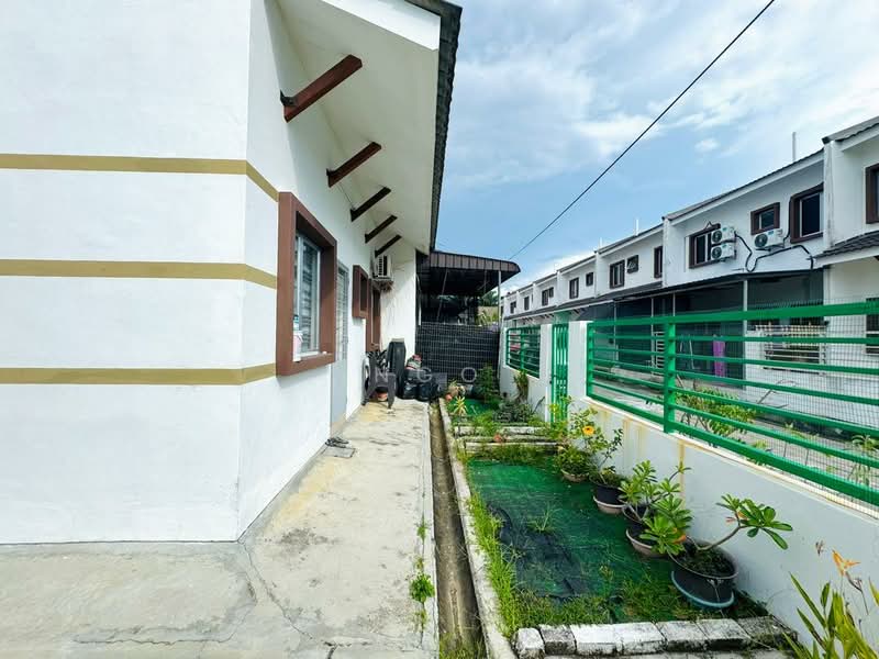 Rumah Teres 2 Tingkat untuk Dijual di Bandar Putera Indah (Batu Pahat) - NGO - Exterior - PropertyGuru.com.my