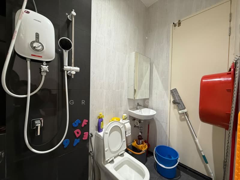 Rumah Kluster untuk Dijual di Setia Tropika (Johor Bahru) - Grace Low - Bathroom - PropertyGuru.com.my