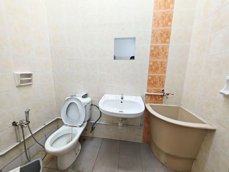 Rumah Teres 2 Tingkat untuk Disewa di Taman Bagan Lalang (Butterworth) - Carson Ang - Bathroom - PropertyGuru.com.my