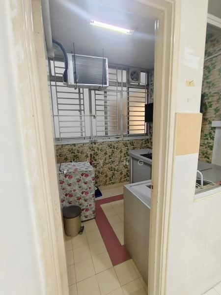 Servis Apartment untuk Dijual di Kipark Apartment - Kay Ng - Kitchen - PropertyGuru.com.my