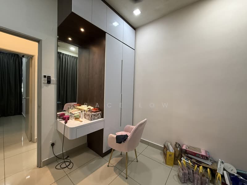 Service Residence for Sale at D'Summit Residences - Grace Low - Bedroom - PropertyGuru.com.my