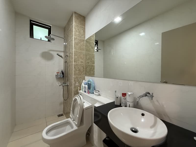 Service Residence for Sale at D'Summit Residences - Grace Low - Bathroom - PropertyGuru.com.my