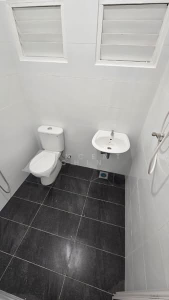 Rumah Teres 1 Tingkat untuk Dijual di Taman Klebang Restu (Chemor) - Vincent Chin - Bathroom - PropertyGuru.com.my