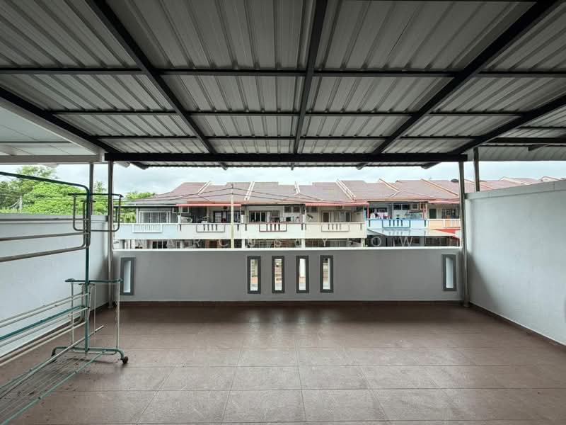 Rumah Teres 2 Tingkat untuk Disewa di Bandar Ainsdale (Seremban) - Marcus Yeow - Balcony - PropertyGuru.com.my