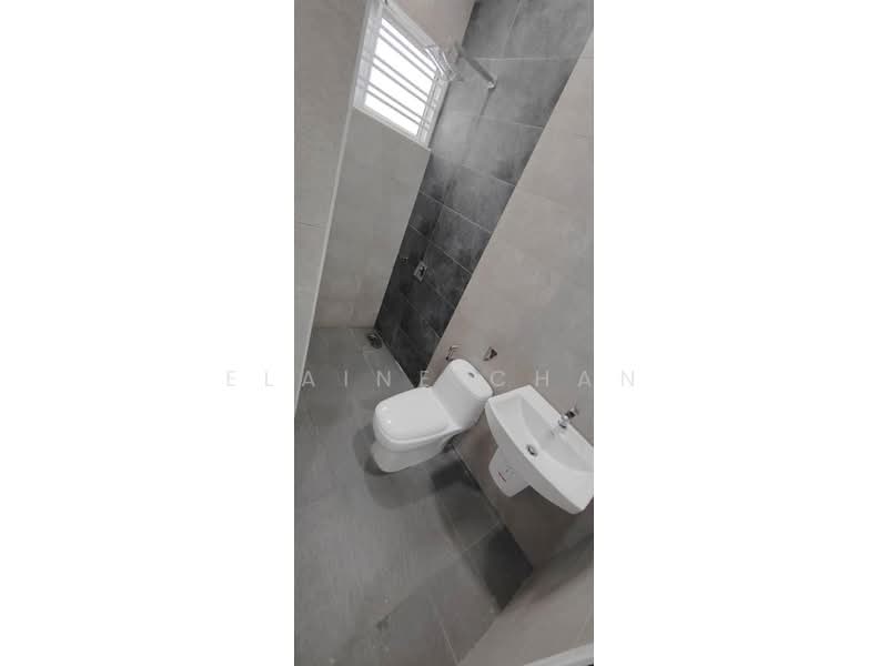 Rumah Teres 2 Tingkat untuk Dijual di Taman Johor Jaya (Johor Bahru) - Elaine Chan - Bathroom - PropertyGuru.com.my
