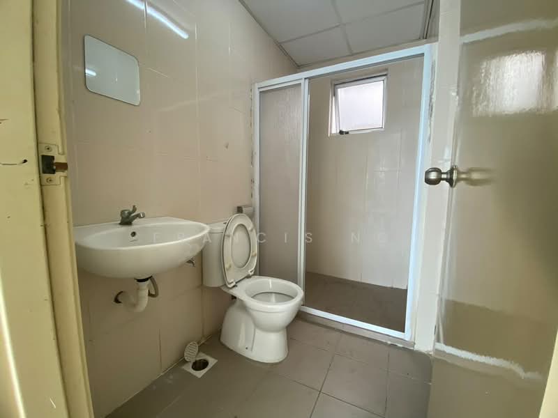 Servis Apartment untuk Disewa di OUG Parklane - Francis Ng - Bathroom - PropertyGuru.com.my