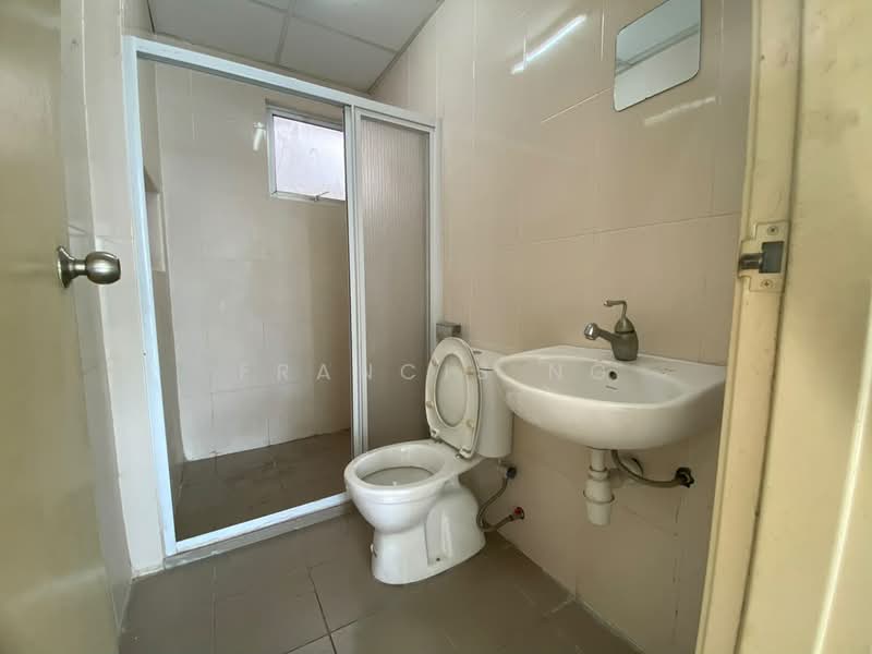 Servis Apartment untuk Disewa di OUG Parklane - Francis Ng - Bathroom - PropertyGuru.com.my