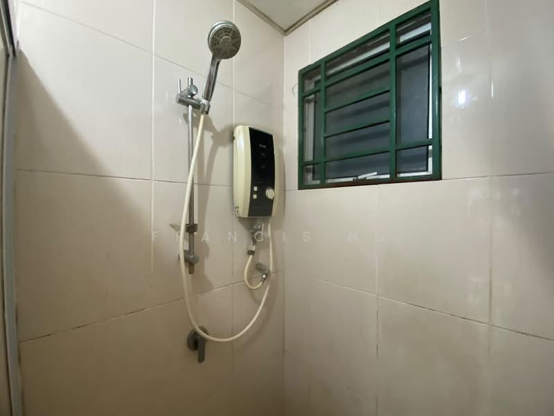 Servis Apartment untuk Disewa di OUG Parklane - Francis Ng - Bathroom - PropertyGuru.com.my