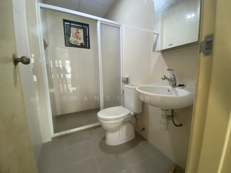 Servis Apartment untuk Disewa di OUG Parklane - Francis Ng - Bathroom - PropertyGuru.com.my