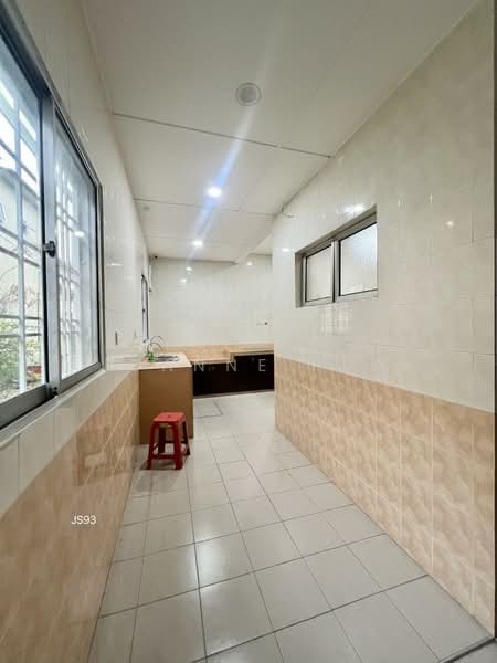 2.5-storey Terraced House for Rent in Bandar Bukit Tinggi 2 (Klang) - Joanne Pua - Kitchen - PropertyGuru.com.my