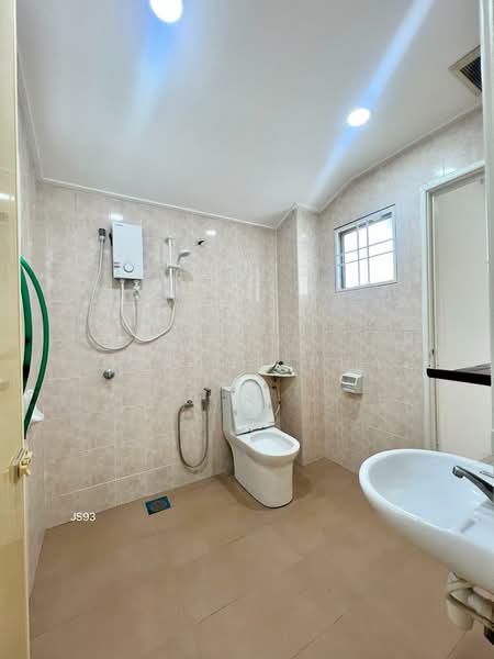 2.5-storey Terraced House for Rent in Bandar Bukit Tinggi 2 (Klang) - Joanne Pua - Bathroom - PropertyGuru.com.my