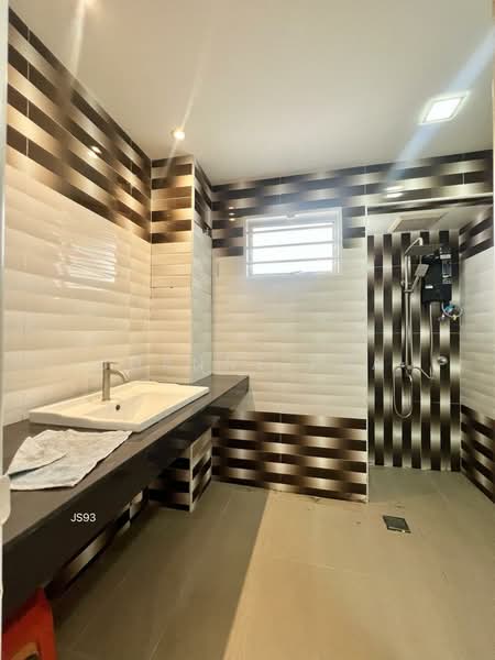 2.5-storey Terraced House for Rent in Bandar Bukit Tinggi 2 (Klang) - Joanne Pua - Bathroom - PropertyGuru.com.my