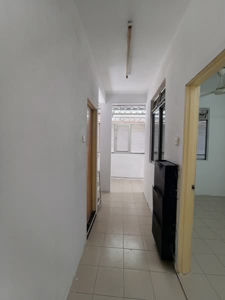 Rumah Banglo untuk Disewa di Kampung Cempaka (Petaling Jaya) - Wysin Wan - Corridor - PropertyGuru.com.my