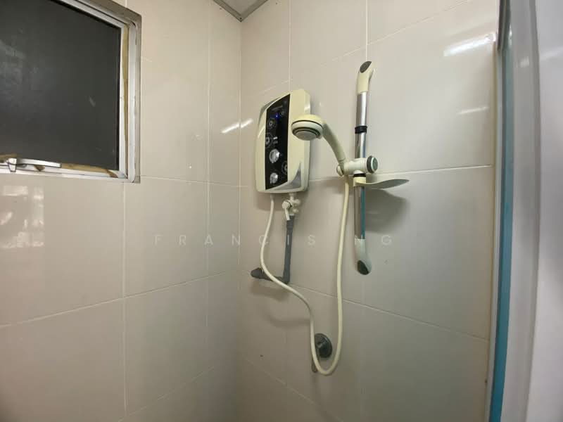Servis Apartment untuk Disewa di OUG Parklane - Francis Ng - Bathroom - PropertyGuru.com.my