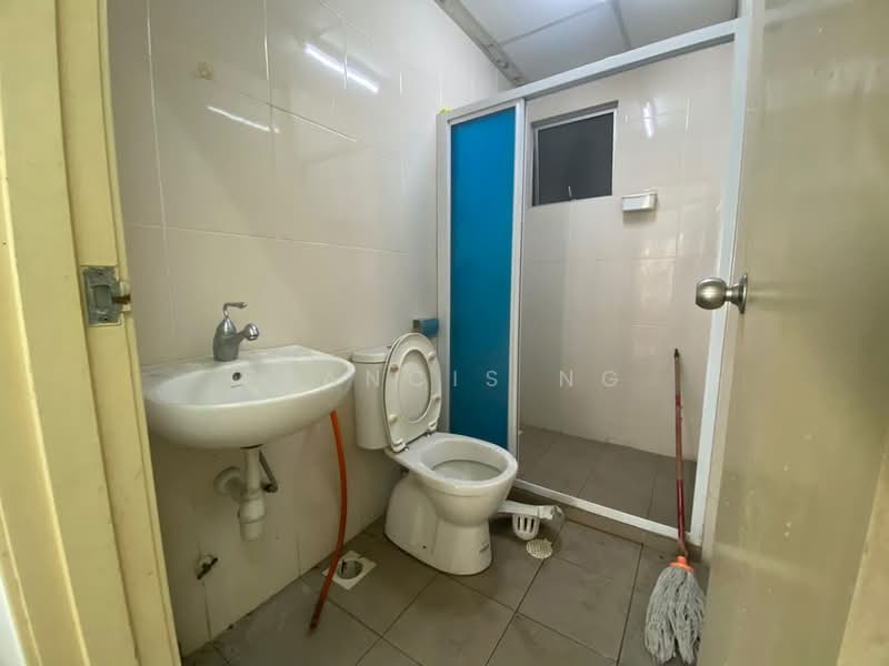 Servis Apartment untuk Disewa di OUG Parklane - Francis Ng - Bathroom - PropertyGuru.com.my