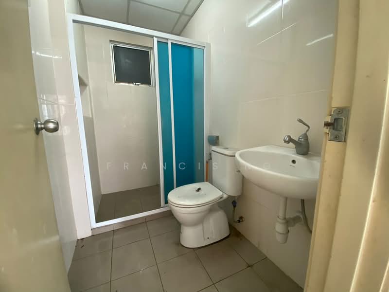 Servis Apartment untuk Disewa di OUG Parklane - Francis Ng - Bathroom - PropertyGuru.com.my